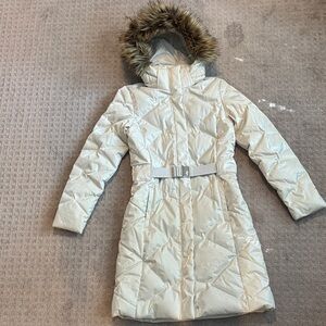 The North Face Kids White Puffer Jacket with Faux Fur Hood